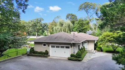 Photograph of 109 Oakside Drive