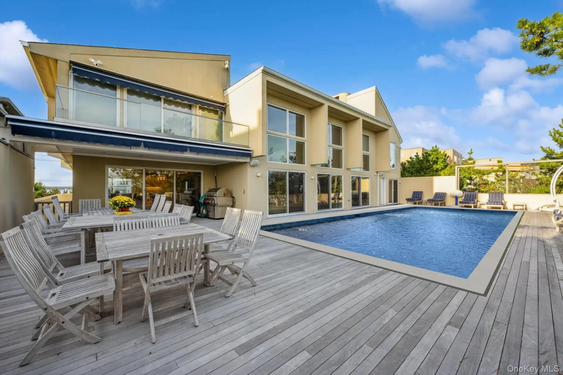 Photograph of 521 Dune Road