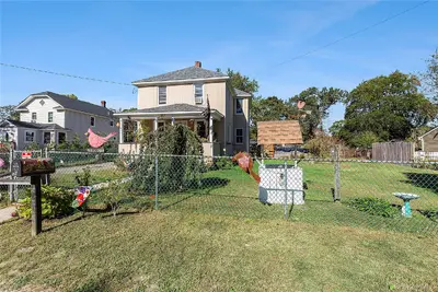 Photograph of 127 Lake Avenue