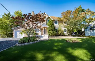 Photograph of 81 Kenwood Drive