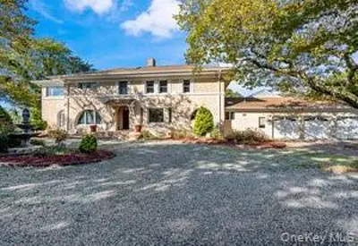 Photograph of 68 Bayberry Road