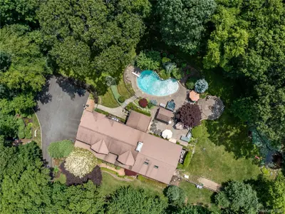 Photograph of 6 Arbutus Road