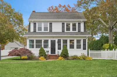 Photograph of 148 Woodhull Avenue