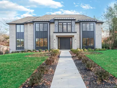 Photograph of 6 Hickory Drive