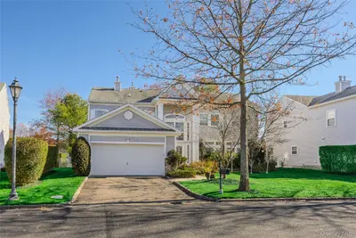 Photograph of 38 Hamlet Drive