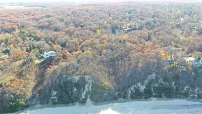 Photograph of 2788 Wading River Road