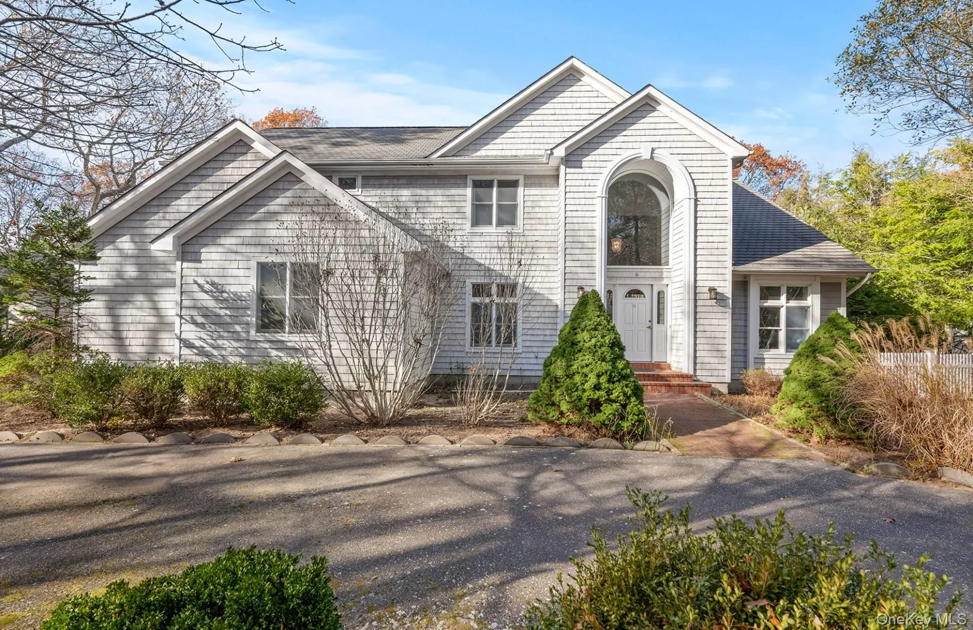 Photograph of 16 Georgica Woods Lane