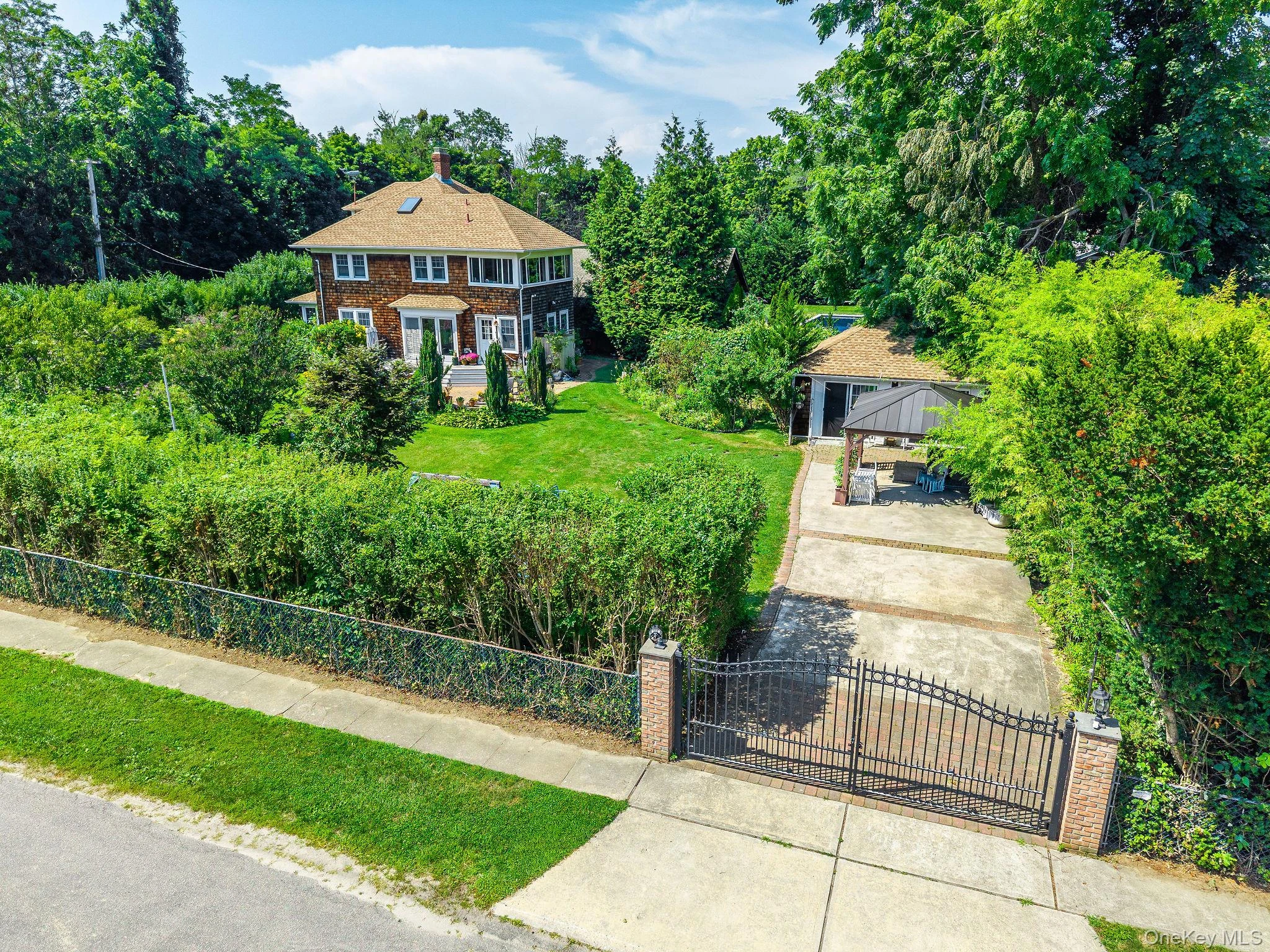 Photograph of 1025 9th Street