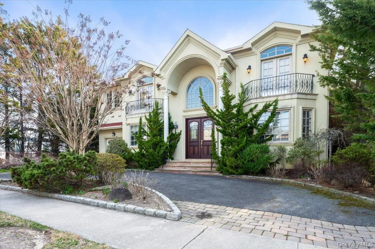 Photograph of 70 Lewis Avenue