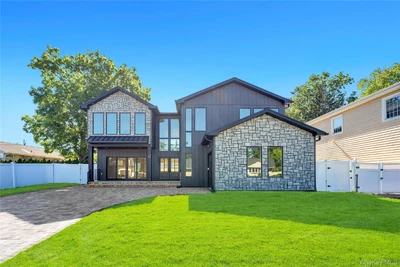 Photograph of 61 Stephen Drive
