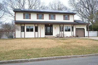 Photograph of 34 Stewart Circle