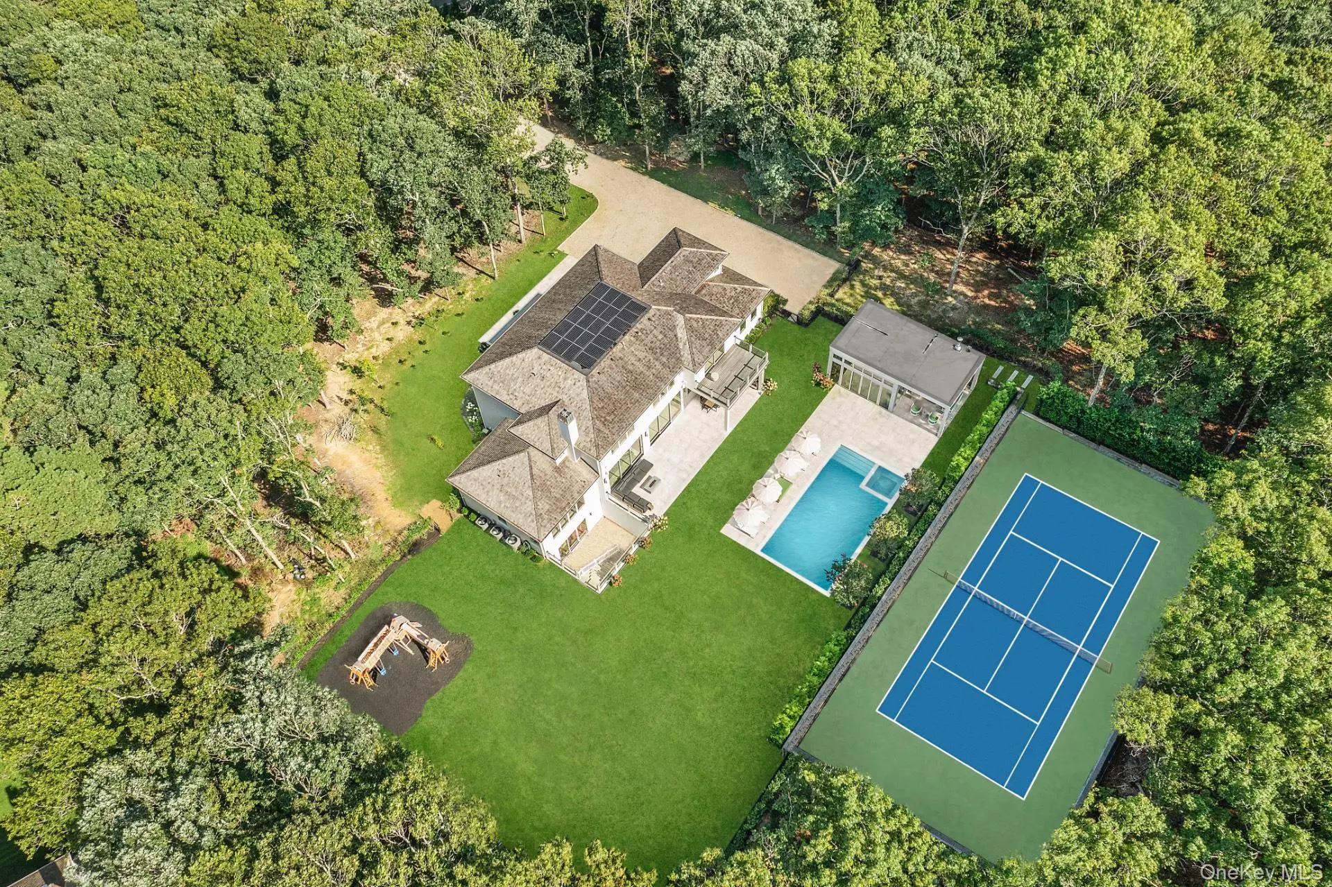 Photograph of 1552 Deerfield Road