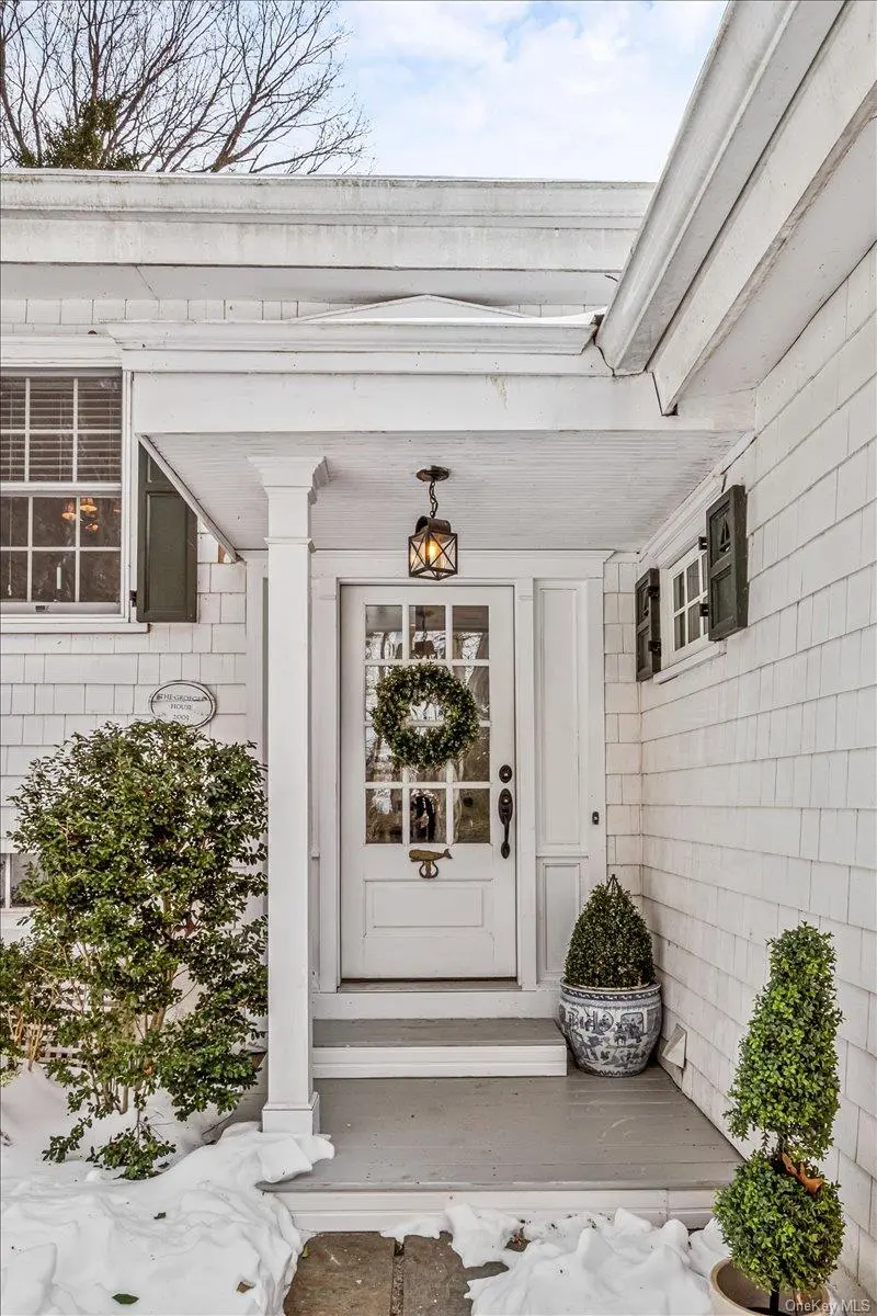 Photograph of 20 Harborview Drive