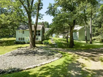 Photograph of 64 Pound Ridge Road