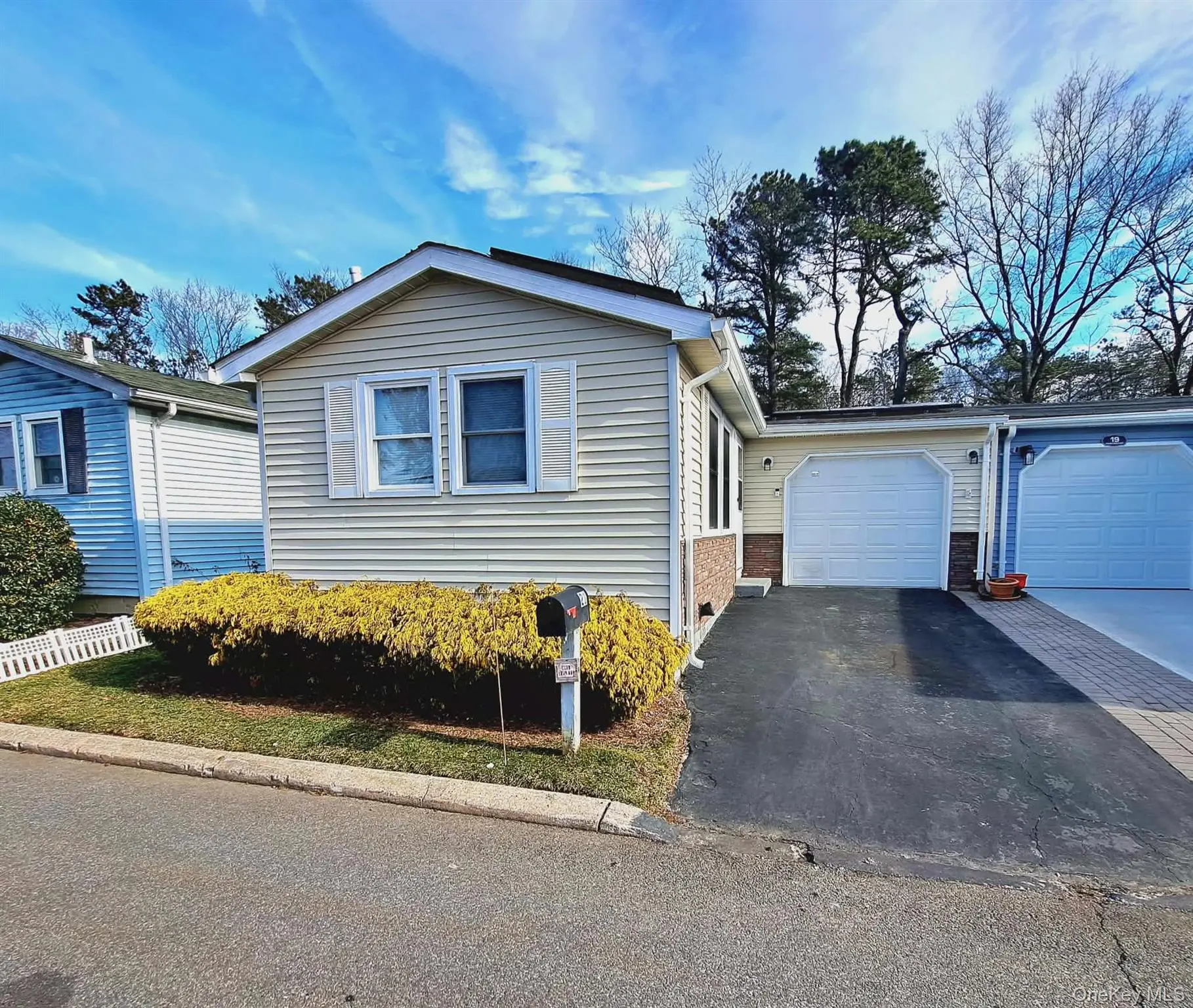 Photograph of 21 Village Circle