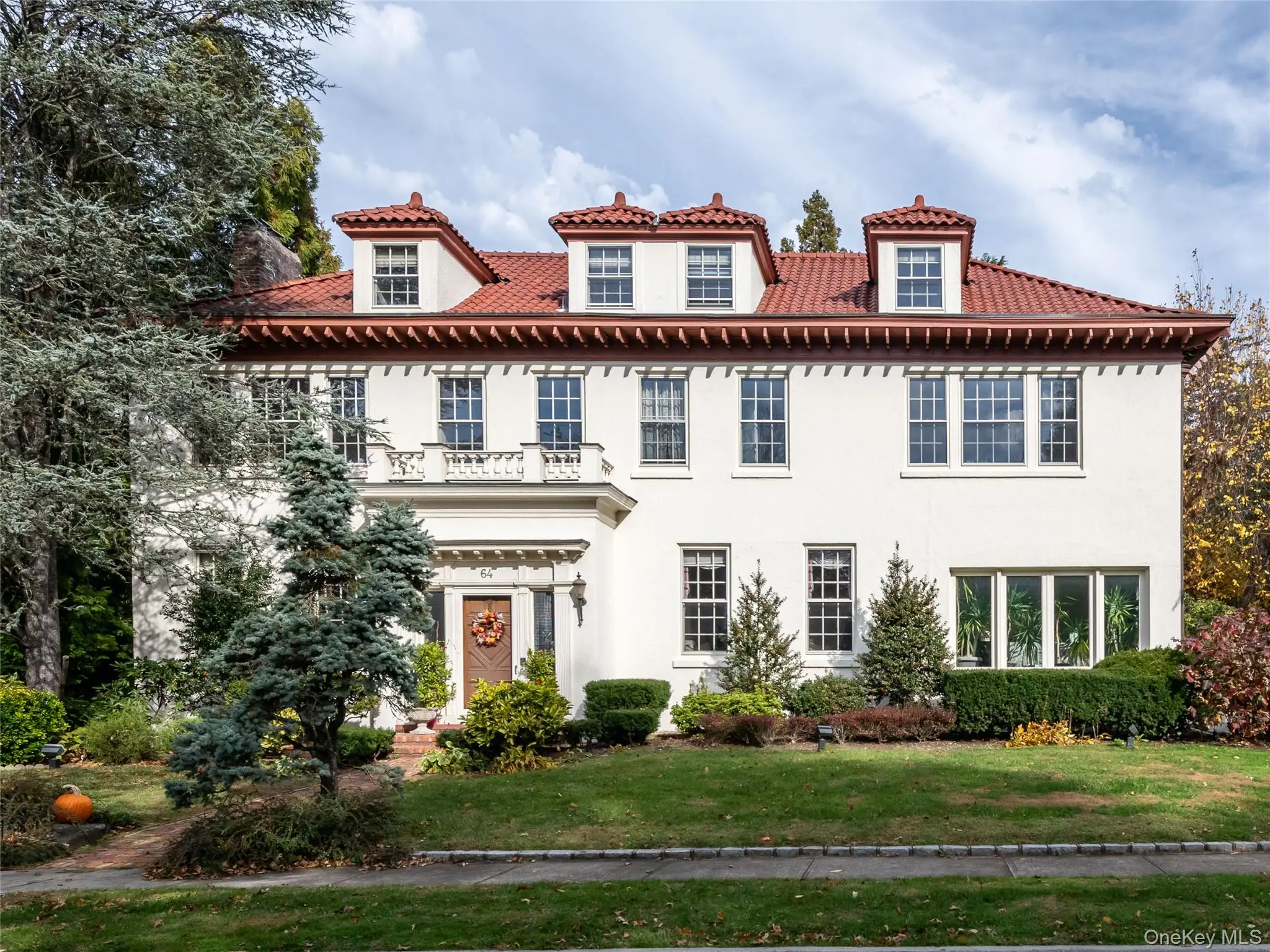 Photograph of 64 Plandome Court
