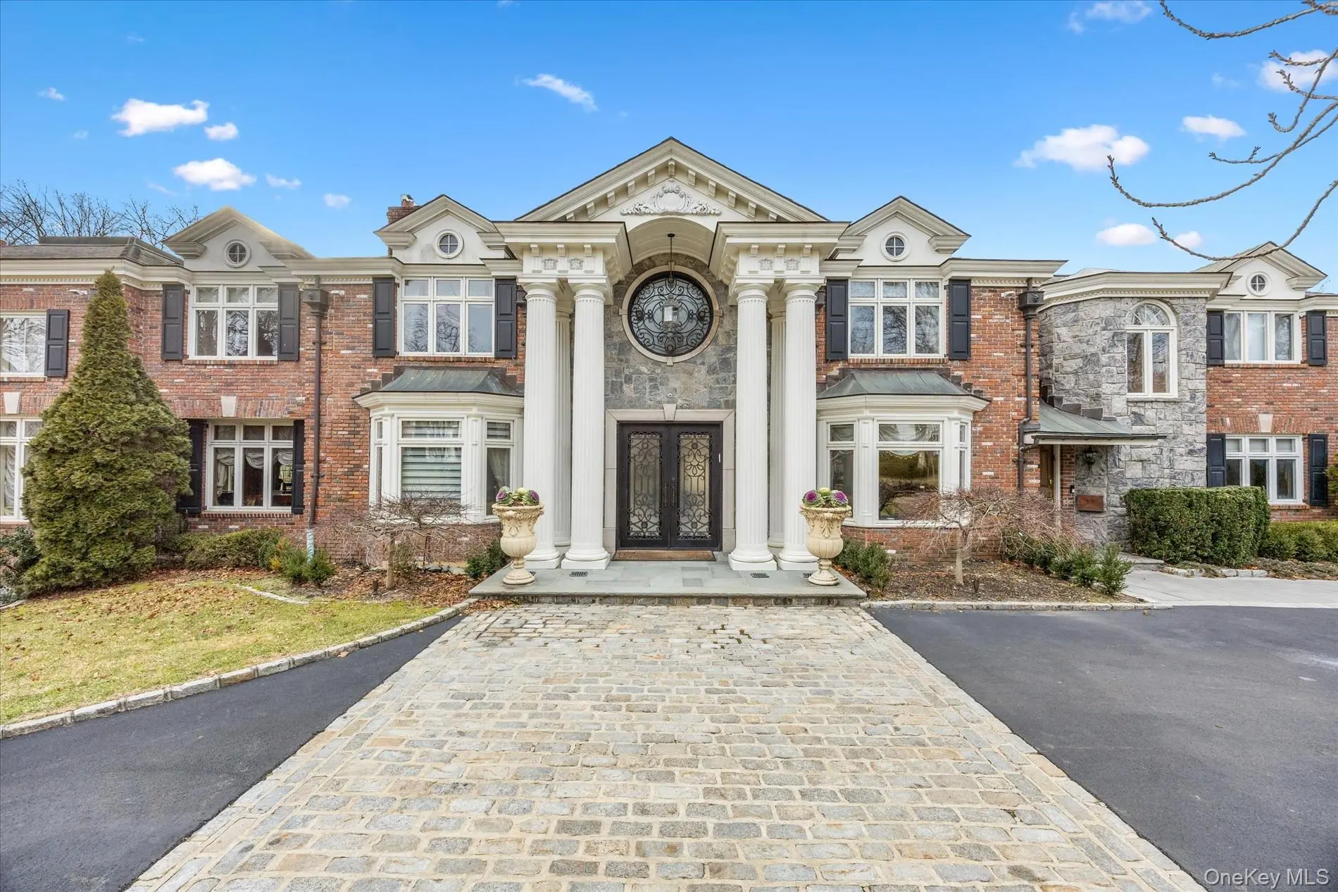 Photograph of 10 Hemlock Drive