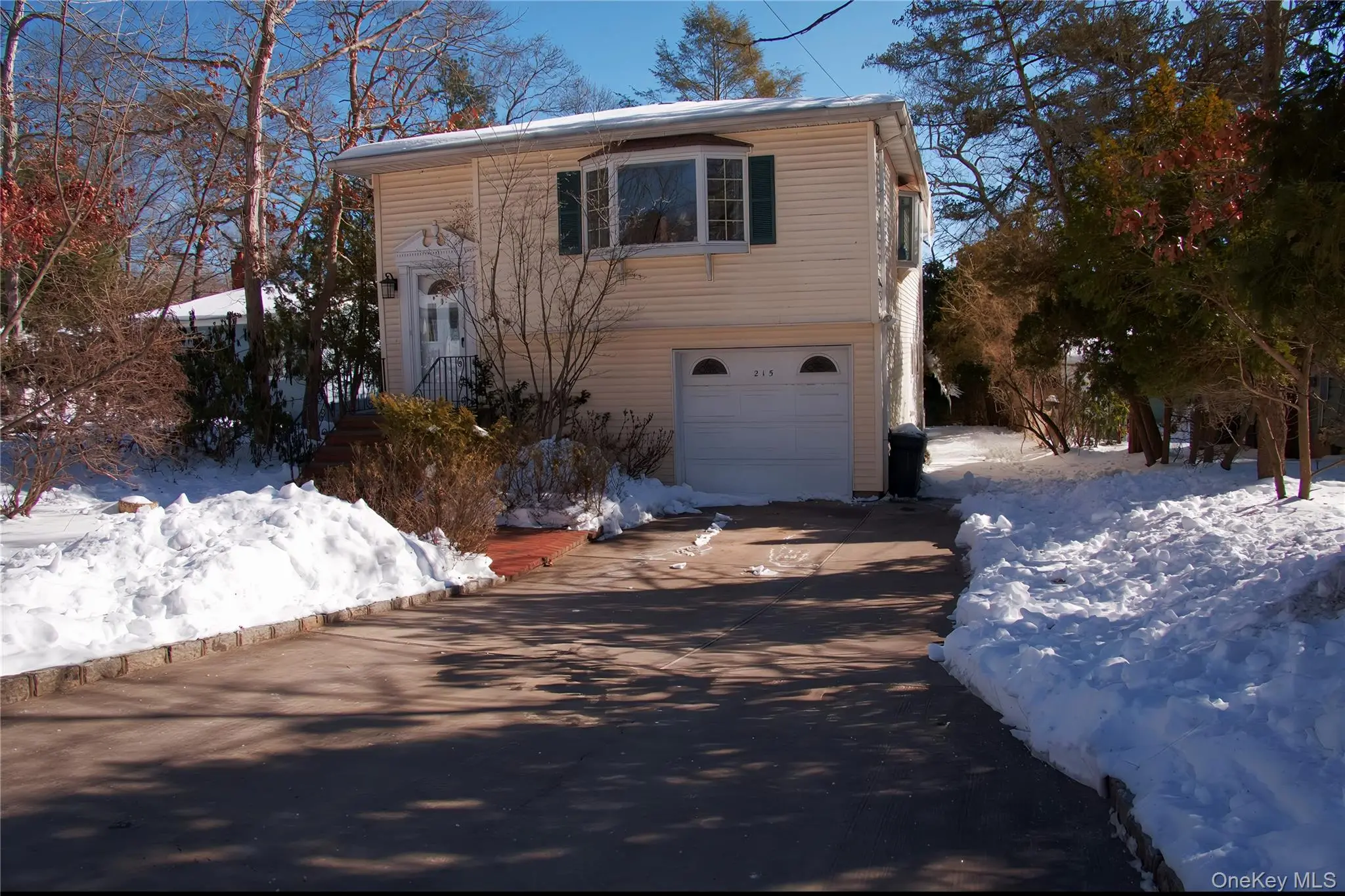 Photograph of 215 Lakeside Trail