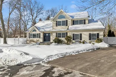 Photograph of 41 Locust Drive