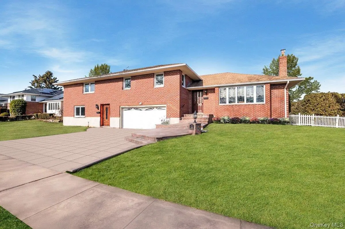 Photograph of 780 Regent Drive