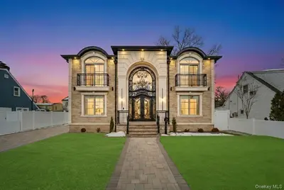 Photograph of 2481 Putnam Drive