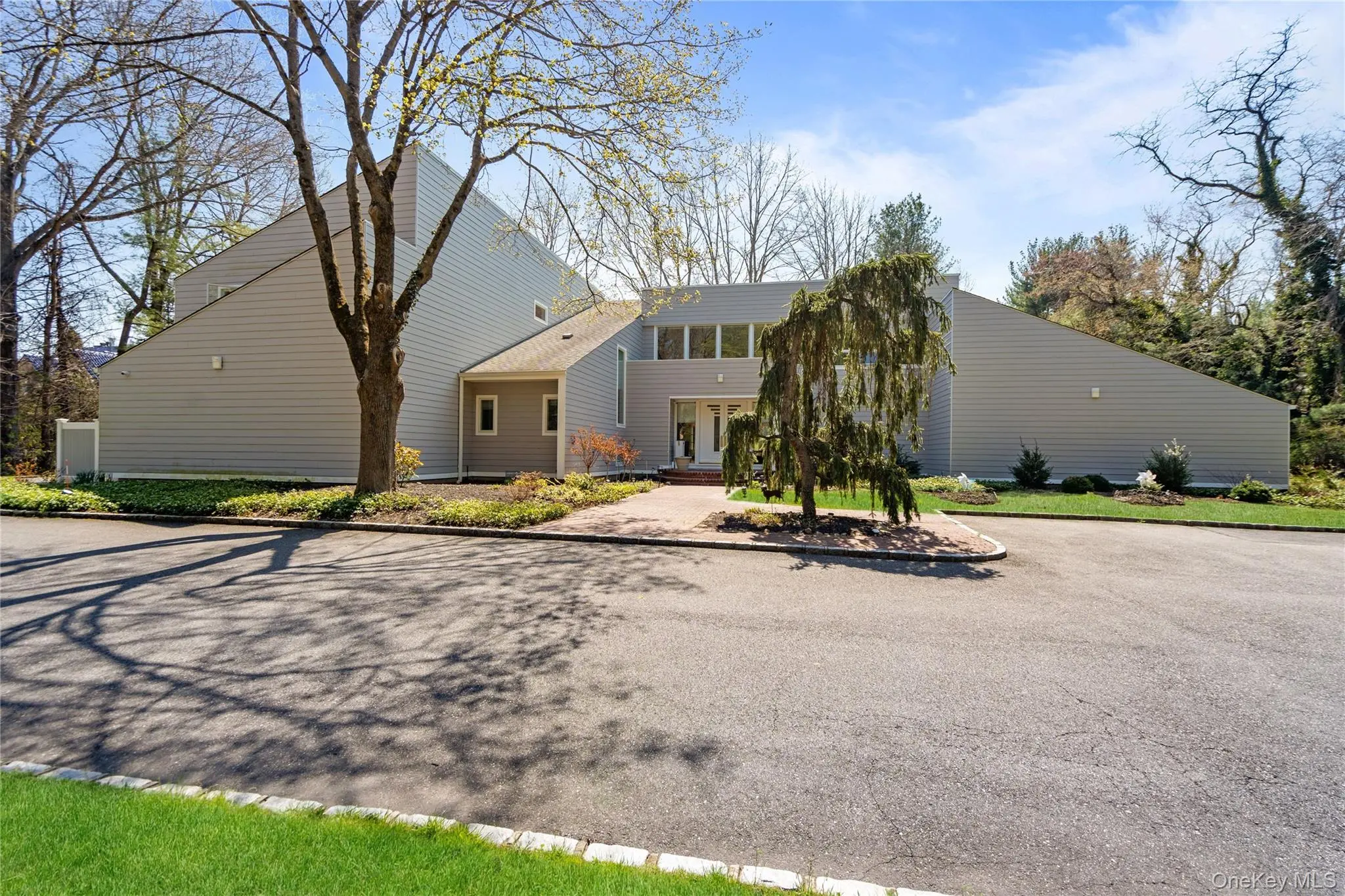 Photograph of 91 Hoaglands Lane