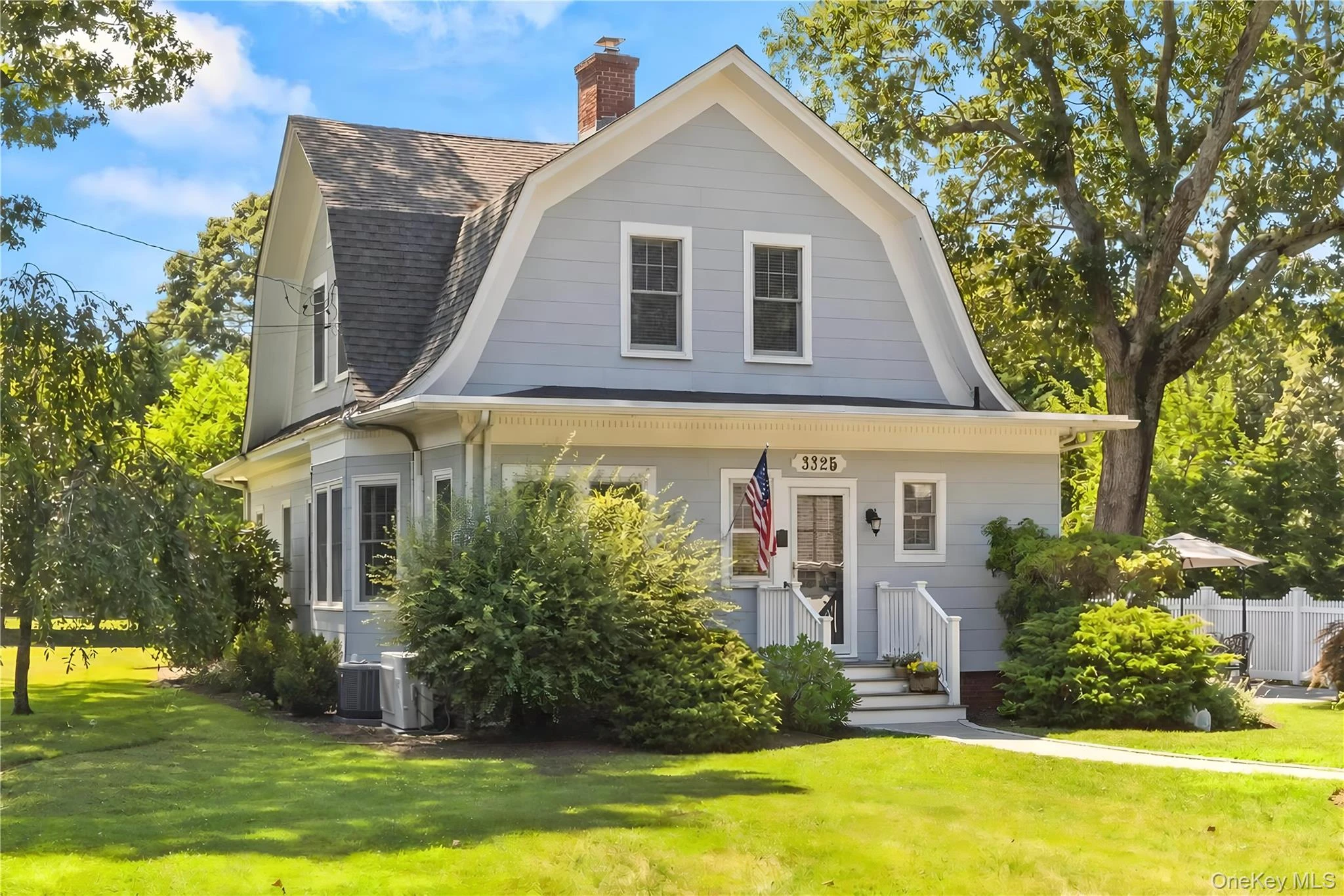 Photograph of 3475 Oaklawn Avenue