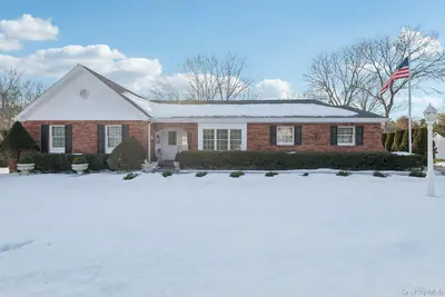 Photograph of 48 Neil Drive