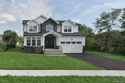 Photograph of 255 Maple Ave Maple Ave