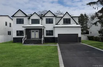 Photograph of 1781 Cornelius Avenue