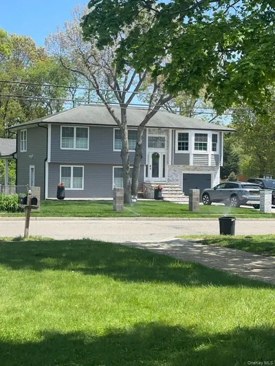 Photograph of 331 American Boulevard