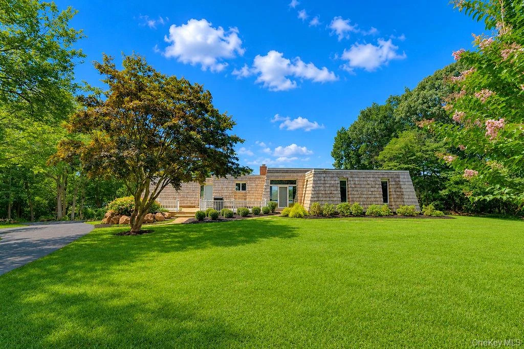Photograph of 9305 Soundview Avenue