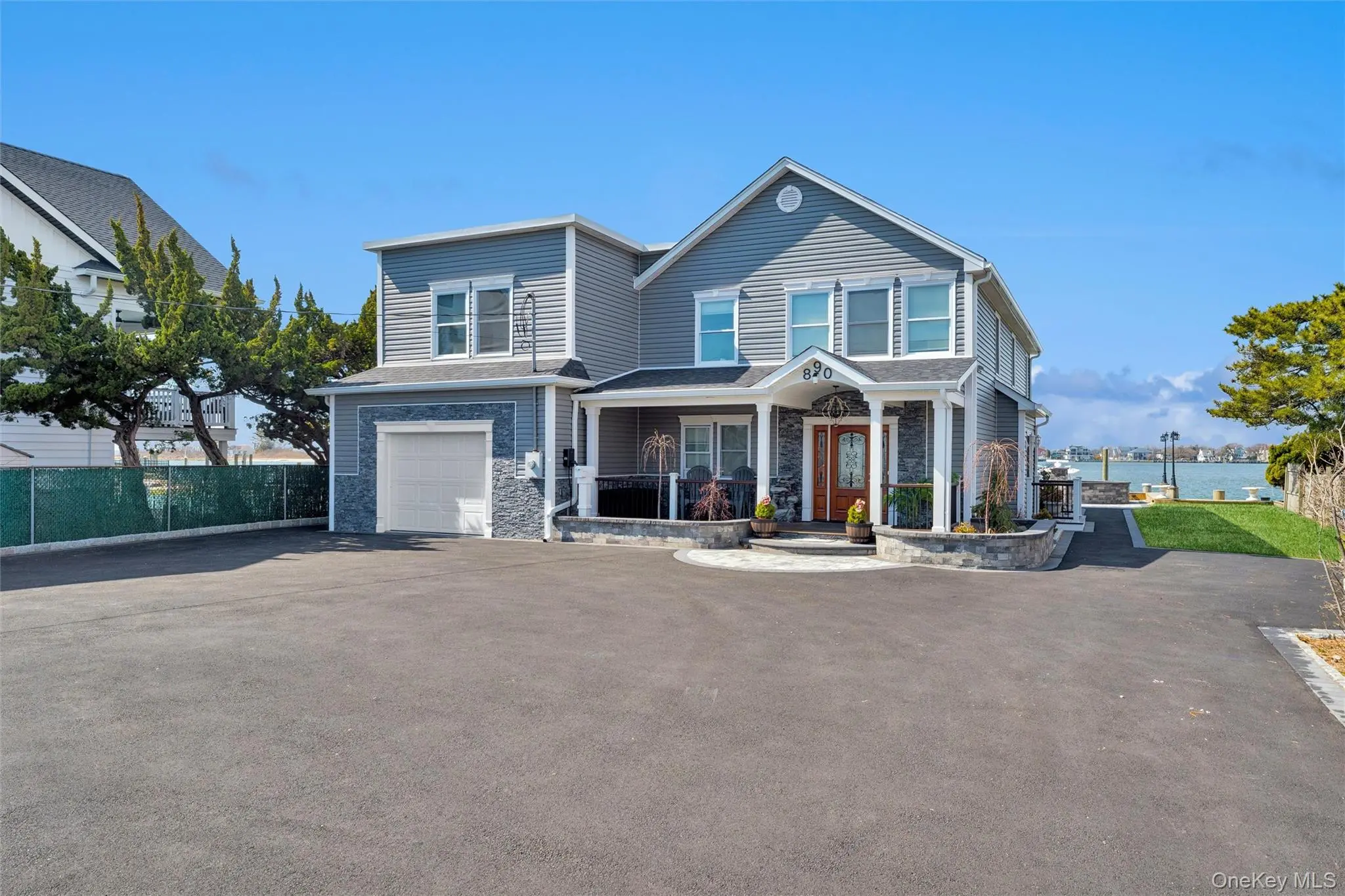 Photograph of 890 Long Beach Avenue