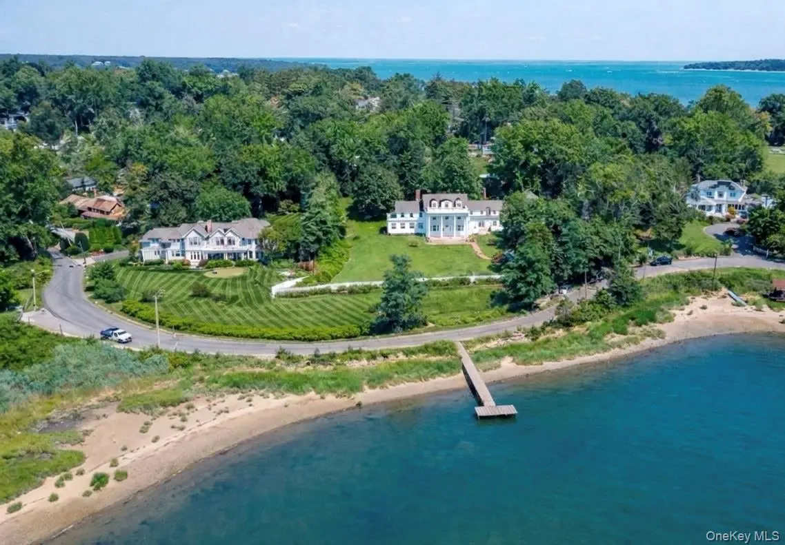 Photograph of 158 Shore Road