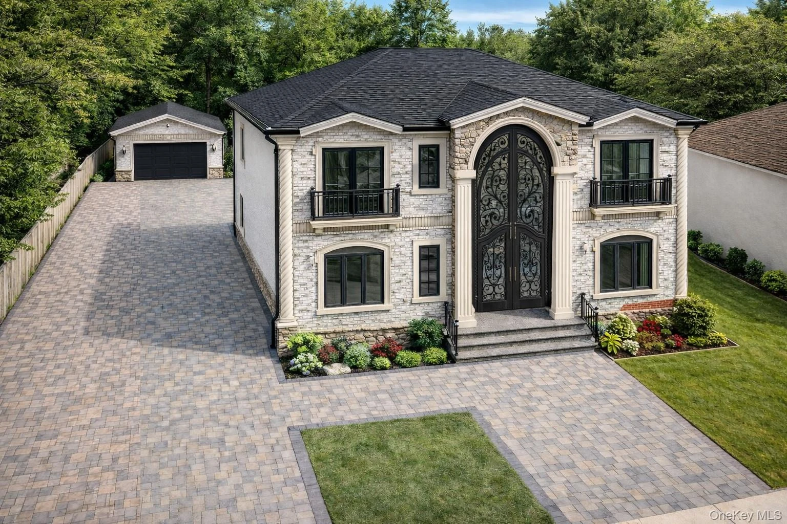 Photograph of 2520 Falcon Street