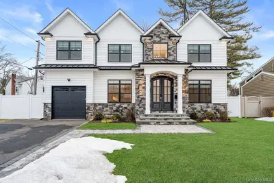 Photograph of 43 Voorhis Drive