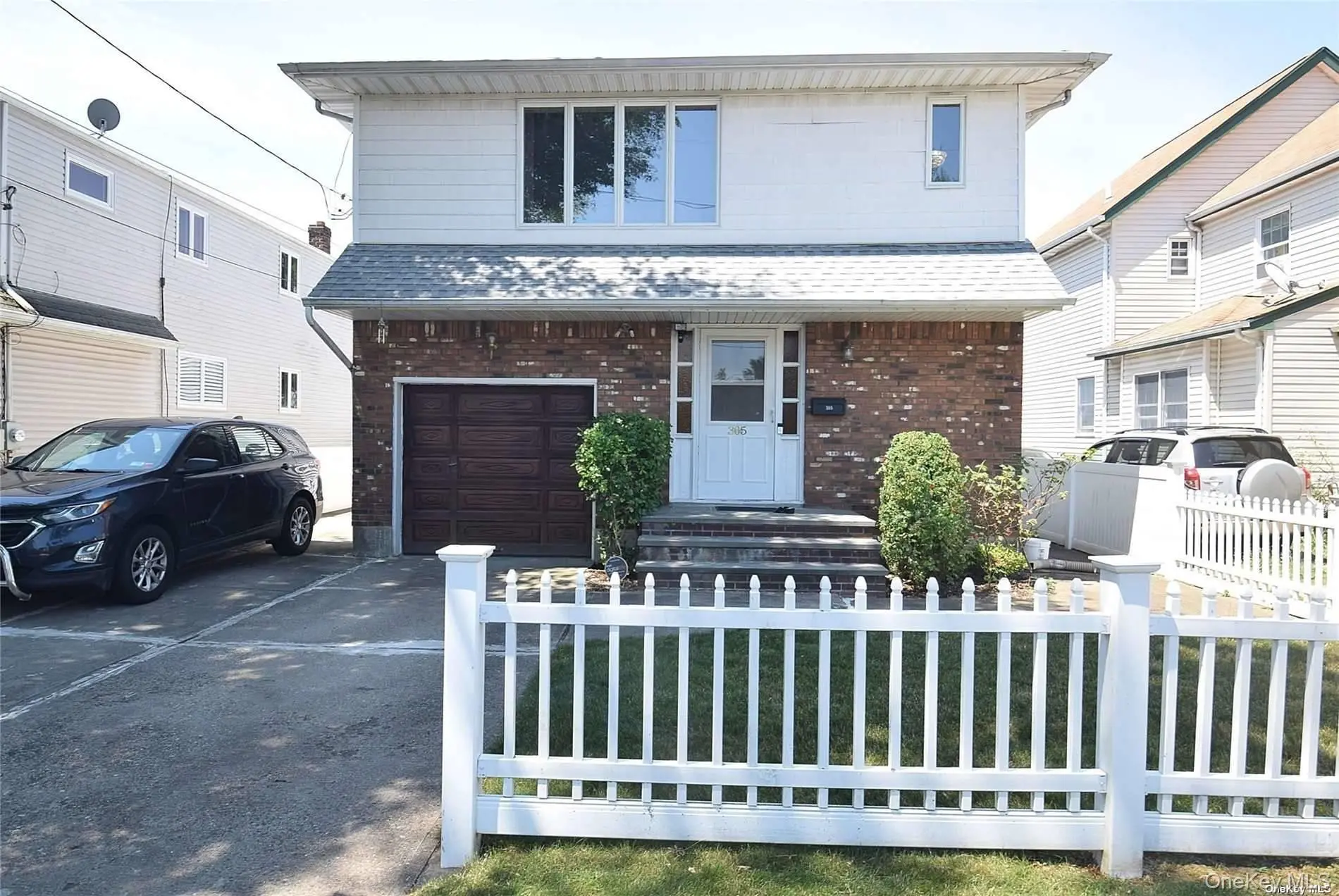 Photograph of 305 10th Street