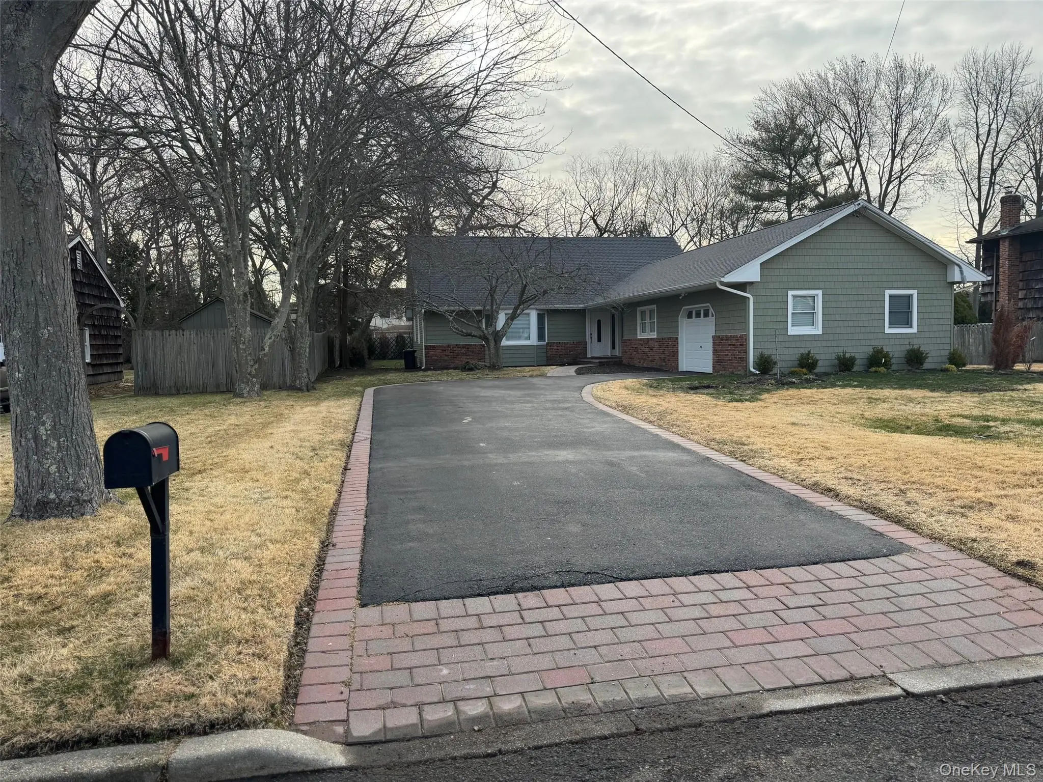 Photograph of 43 Shore Road