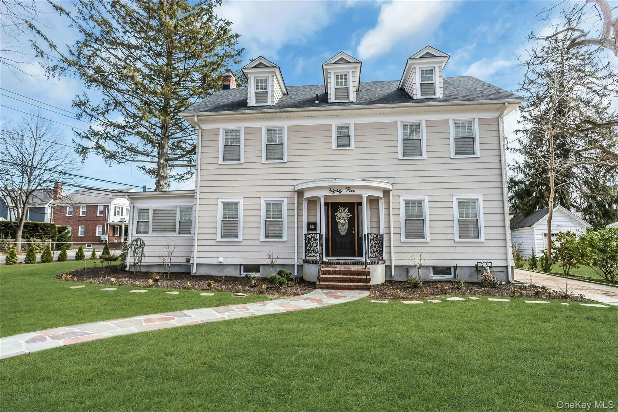 Photograph of 85 Violet Avenue