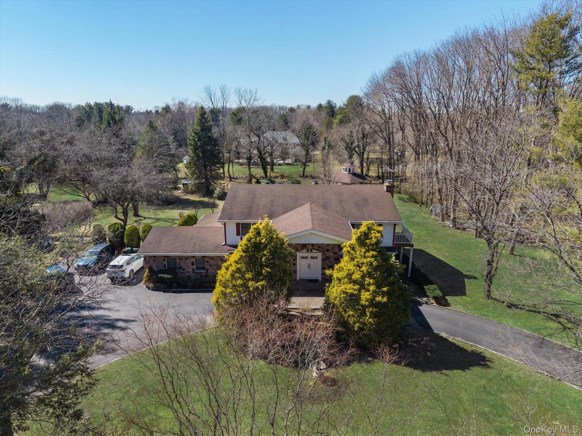 Photograph of 5 Plaka Court