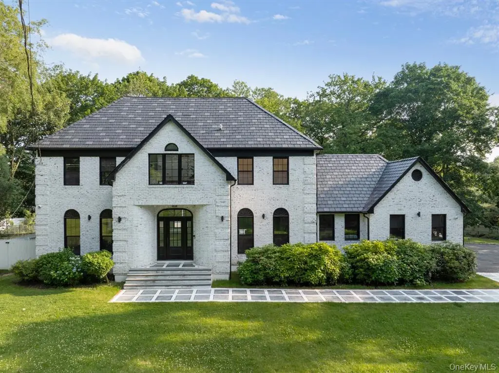 Photograph of 33 High Farms Road