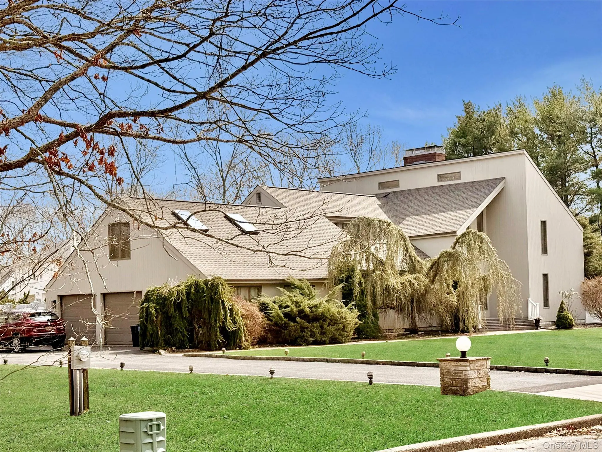 Photograph of 19 Carmen View Drive