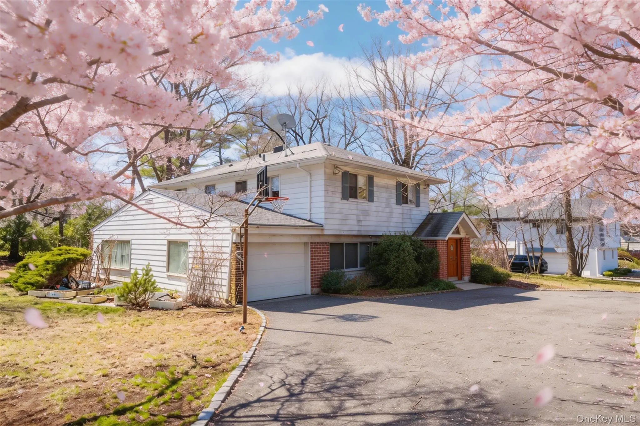 Photograph of 71 Horace Harding Boulevard