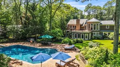 Photograph of 4745 Bayview Road