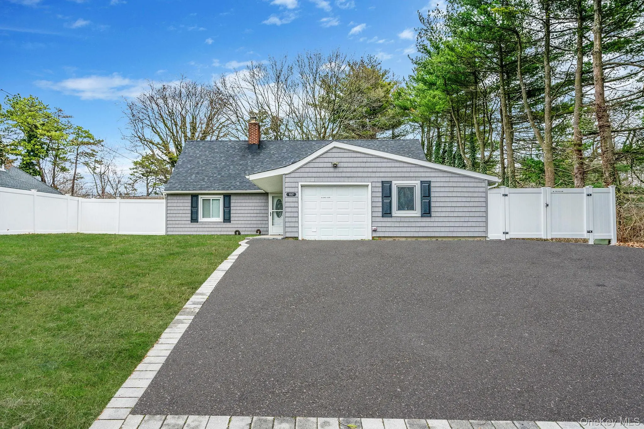 Photograph of 157 Serpentine Lane