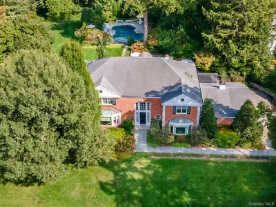 Photograph of 90 Elderfields Road