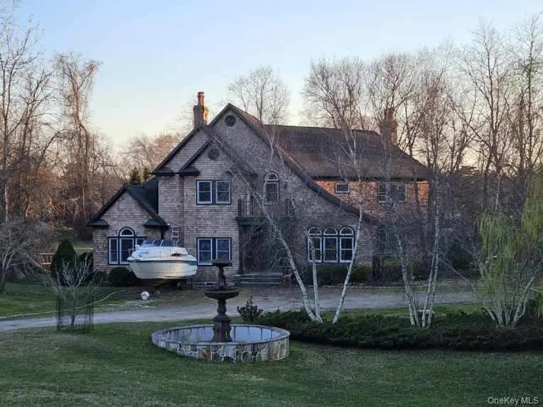 Photograph of 9 Locust Woods Drive
