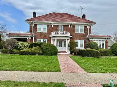 Photograph of 88-35 193rd Street