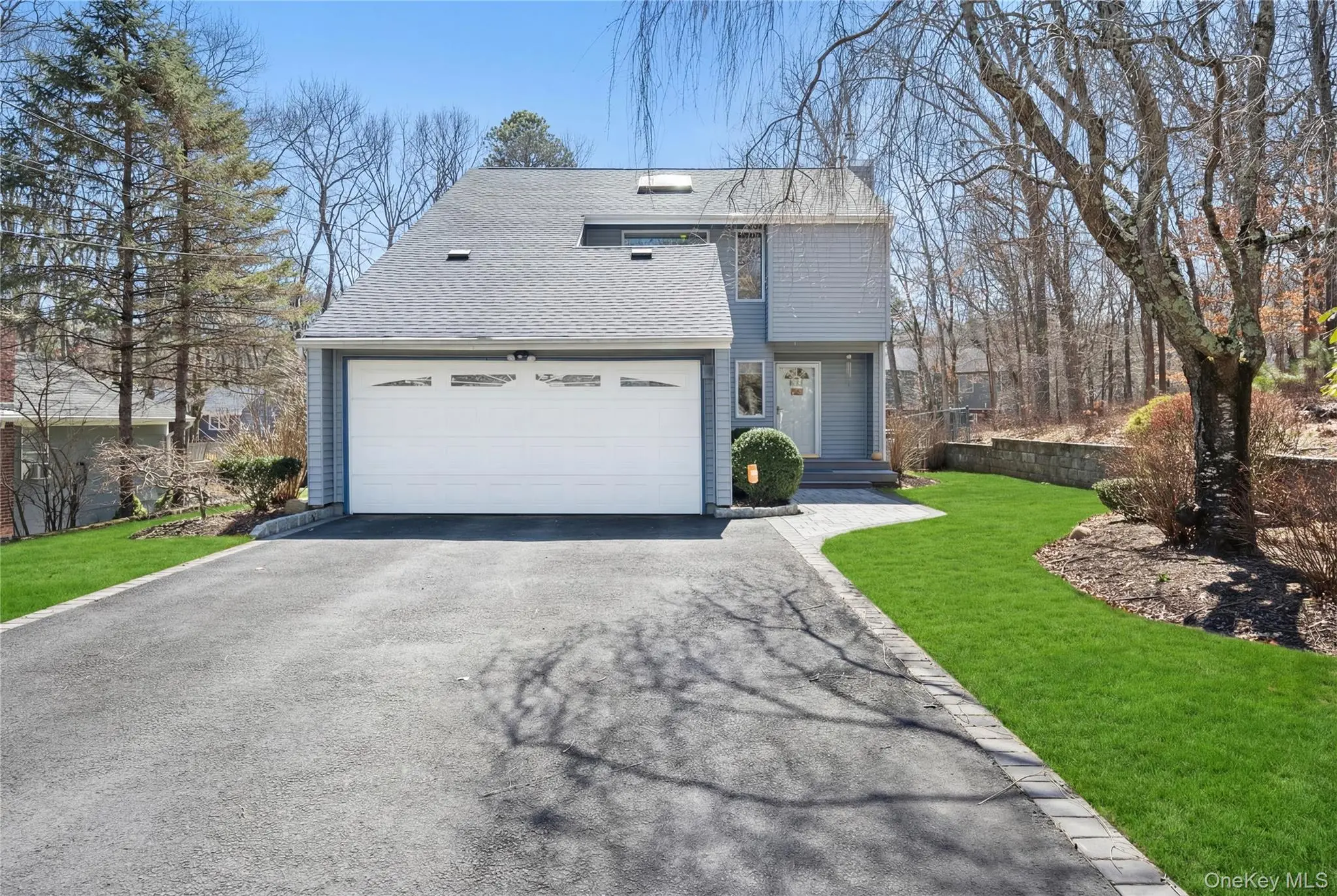 Photograph of 287 Peconic Terrace