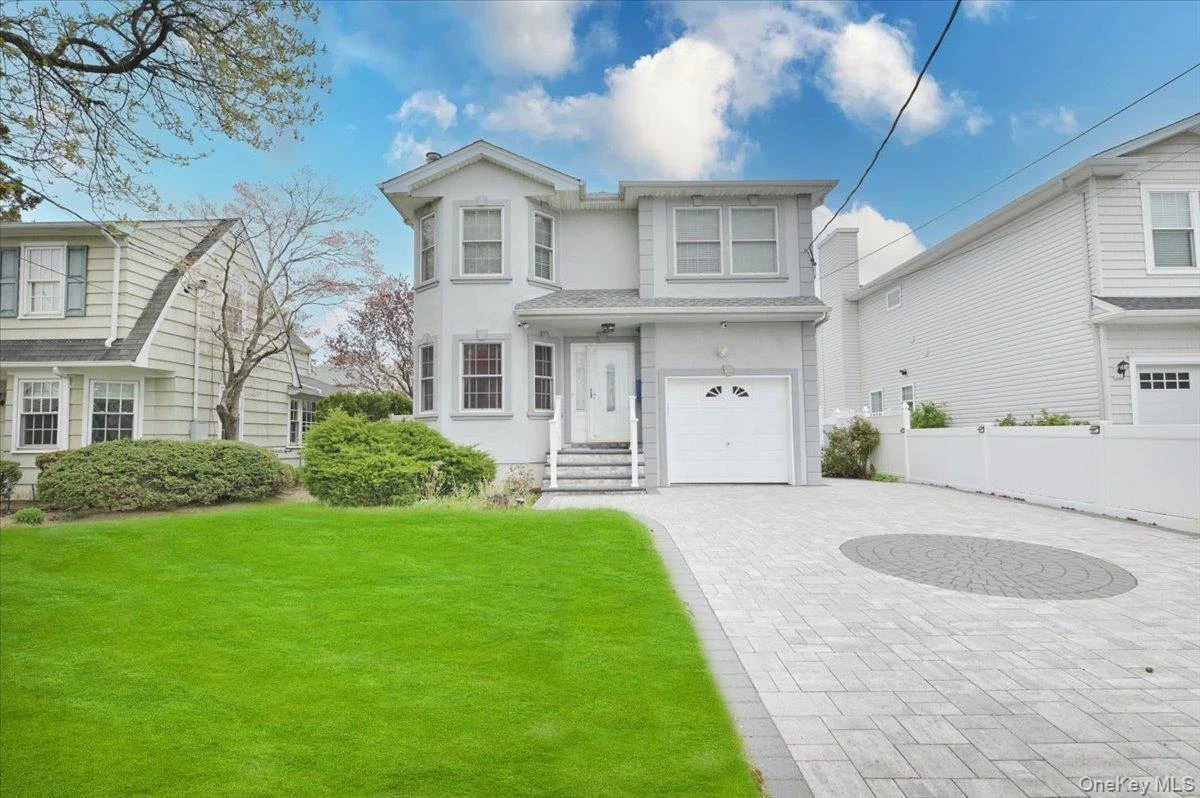 Photograph of 26 Maeder Avenue